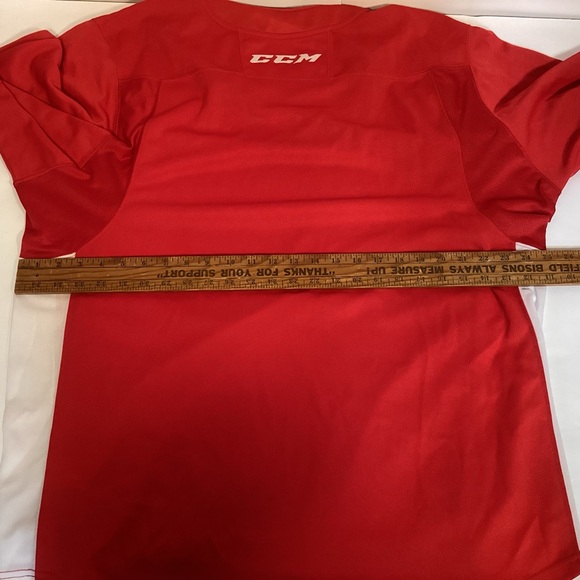 NWT CCM practice hockey jersey men’s size large Red with White - Picture 13 of 16